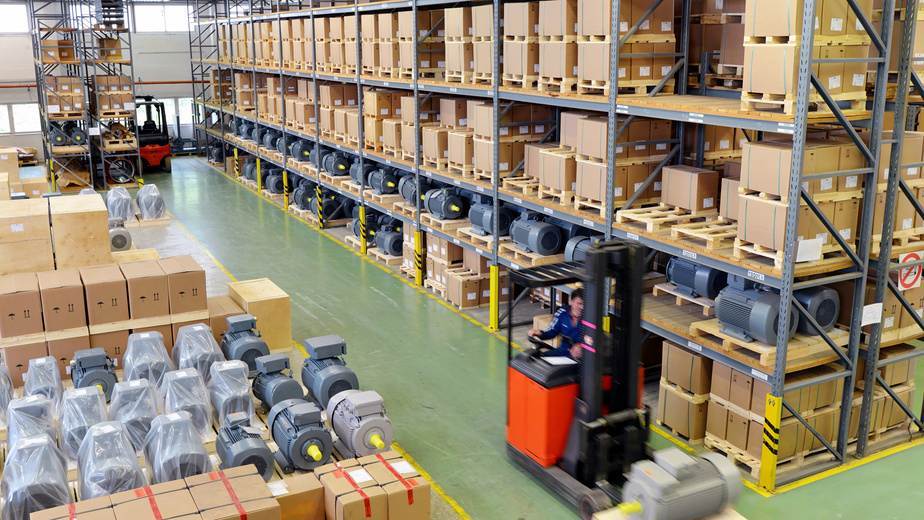 Warenlager in der Industrie // Industry Depot